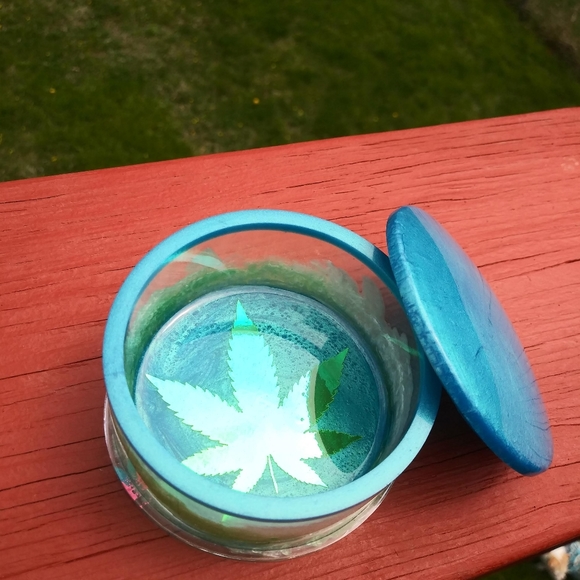 HANDMADE Stash Box Resin Art 420 Cute Gift Round - Picture 5 of 10